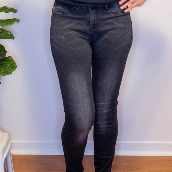 Black Exotic Jeans by Desigual - Picture 2 of 7